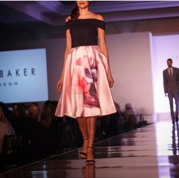 🍒NWT🍒 TED BAKER OFF SHOULDER COSMIC BLOOM - Picture 2 of 7